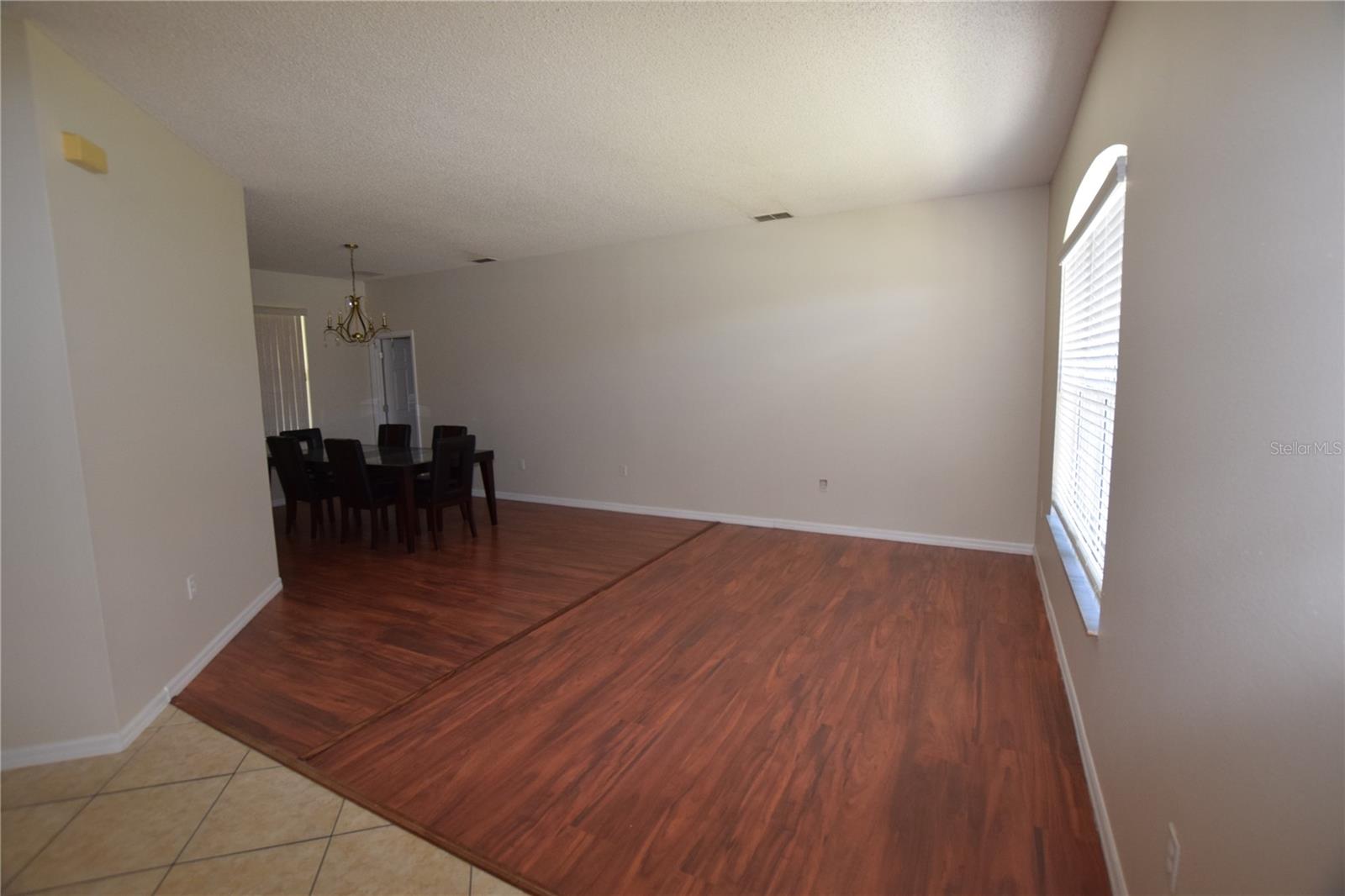 Image 10 of 44 For 510 Bromley Court