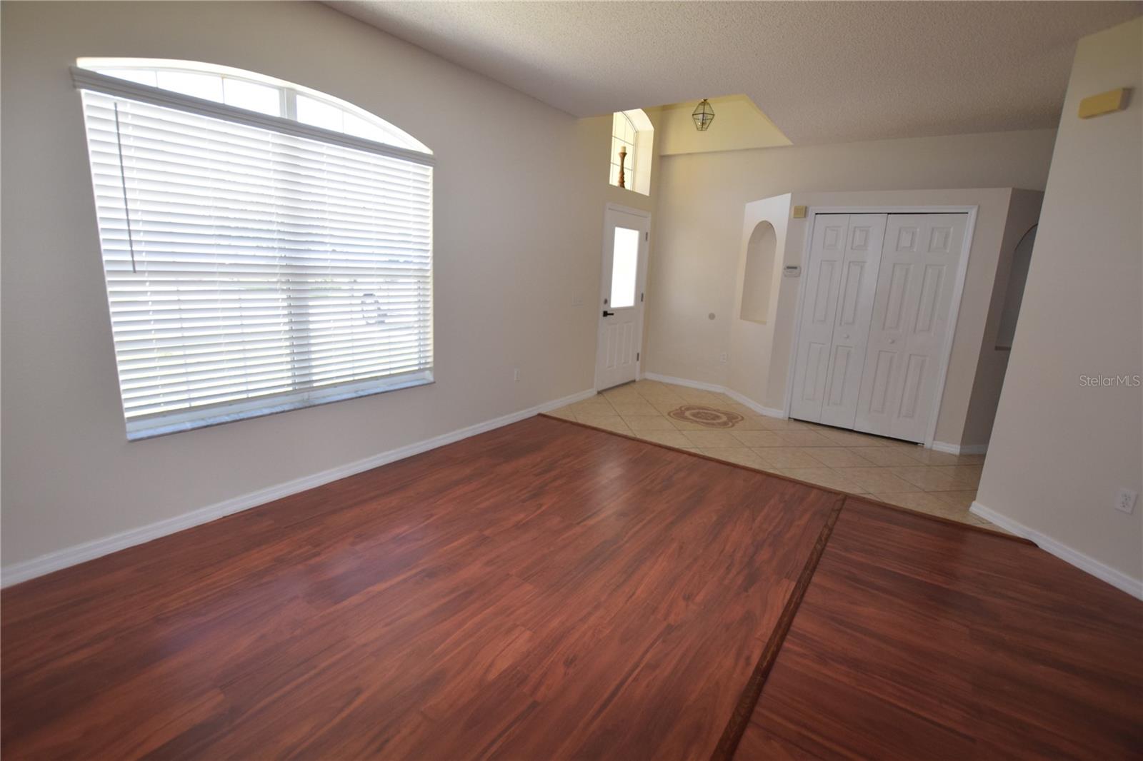 Image 12 of 44 For 510 Bromley Court