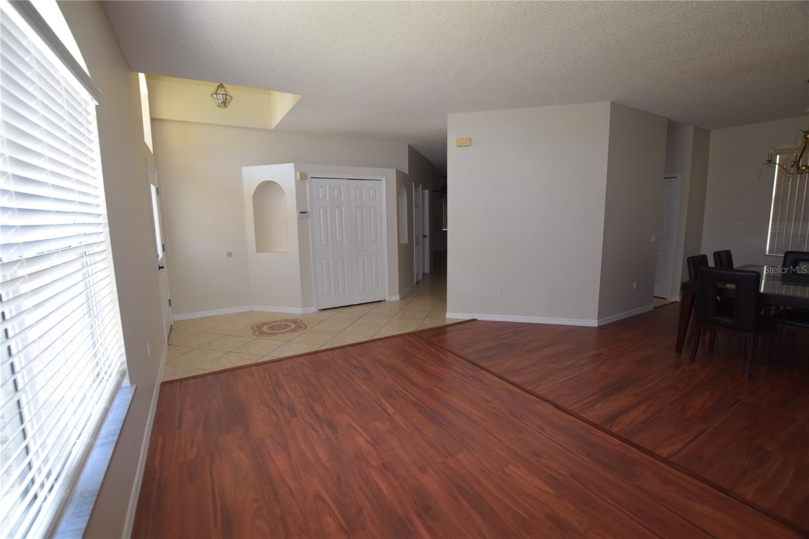 Image 13 of 44 For 510 Bromley Court