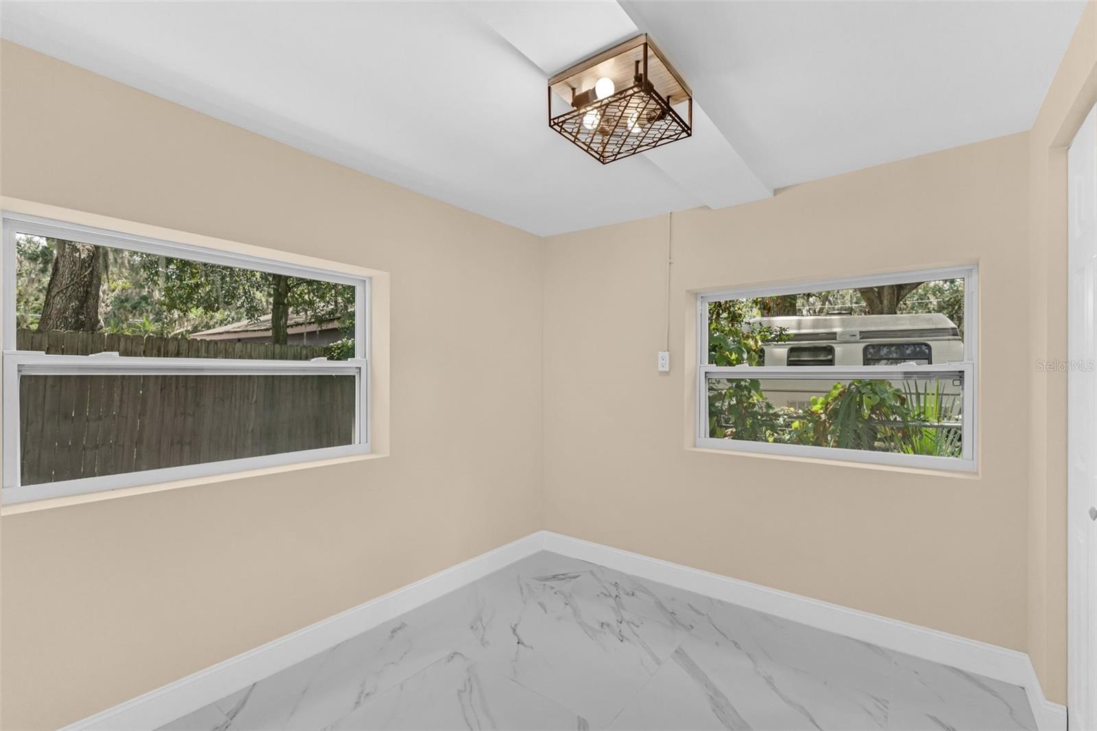 Image 17 of 25 For 813 Magnolia Avenue
