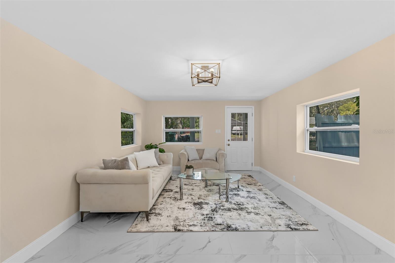 Image 4 of 25 For 813 Magnolia Avenue