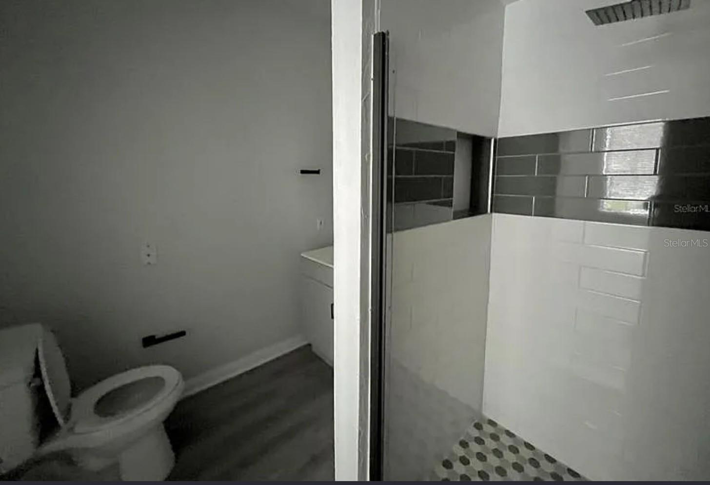 Image 13 of 18 For 911 Orange Avenue 246
