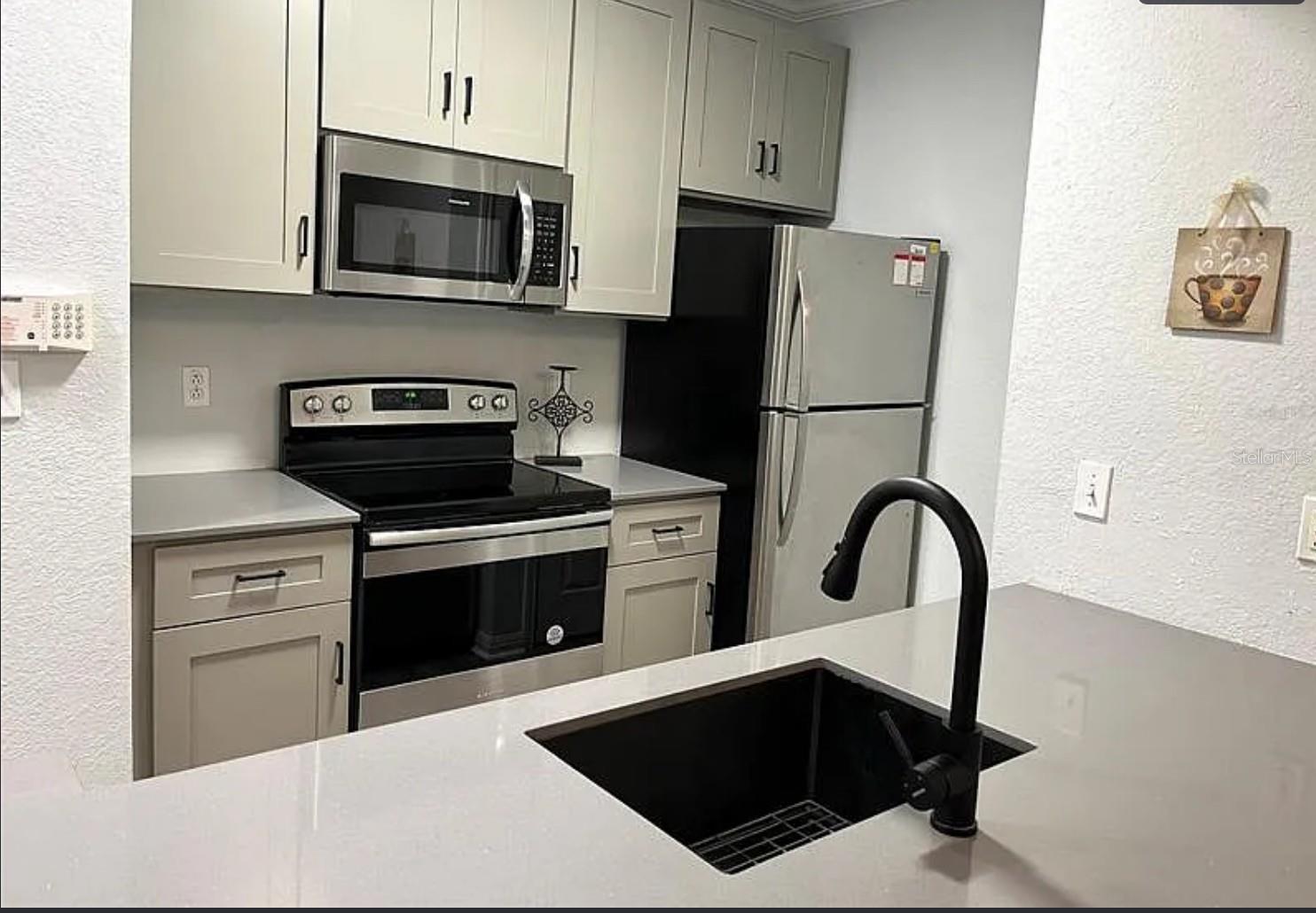 Image 3 of 18 For 911 Orange Avenue 246