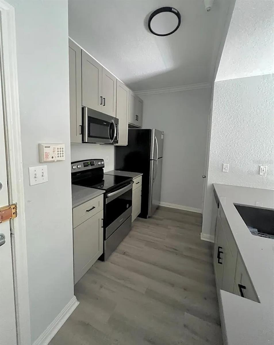 Image 5 of 18 For 911 Orange Avenue 246