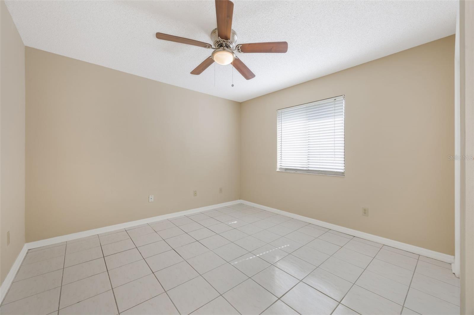 Image 11 of 41 For 840 Lake Jackson Circle
