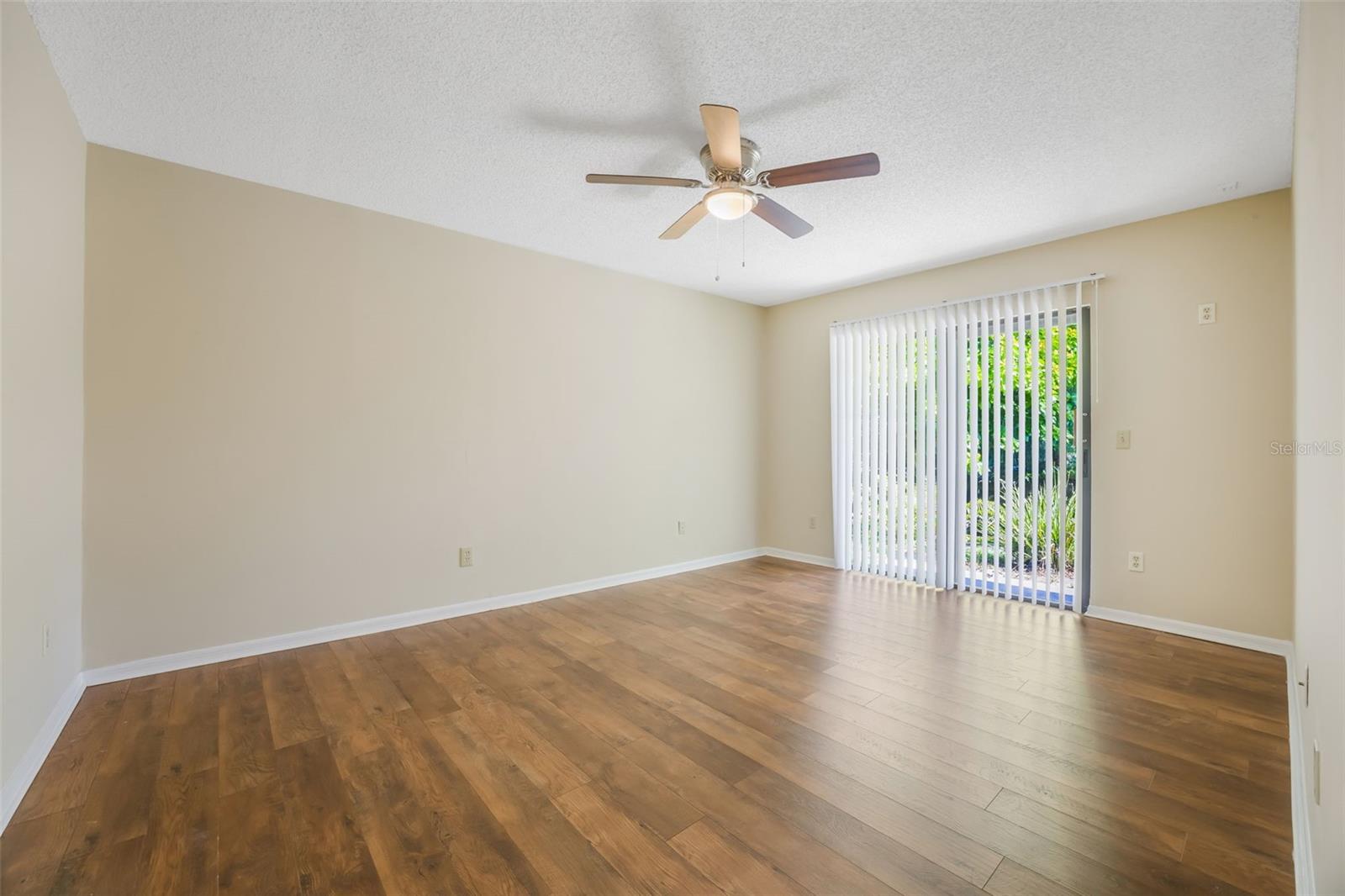 Image 13 of 41 For 840 Lake Jackson Circle