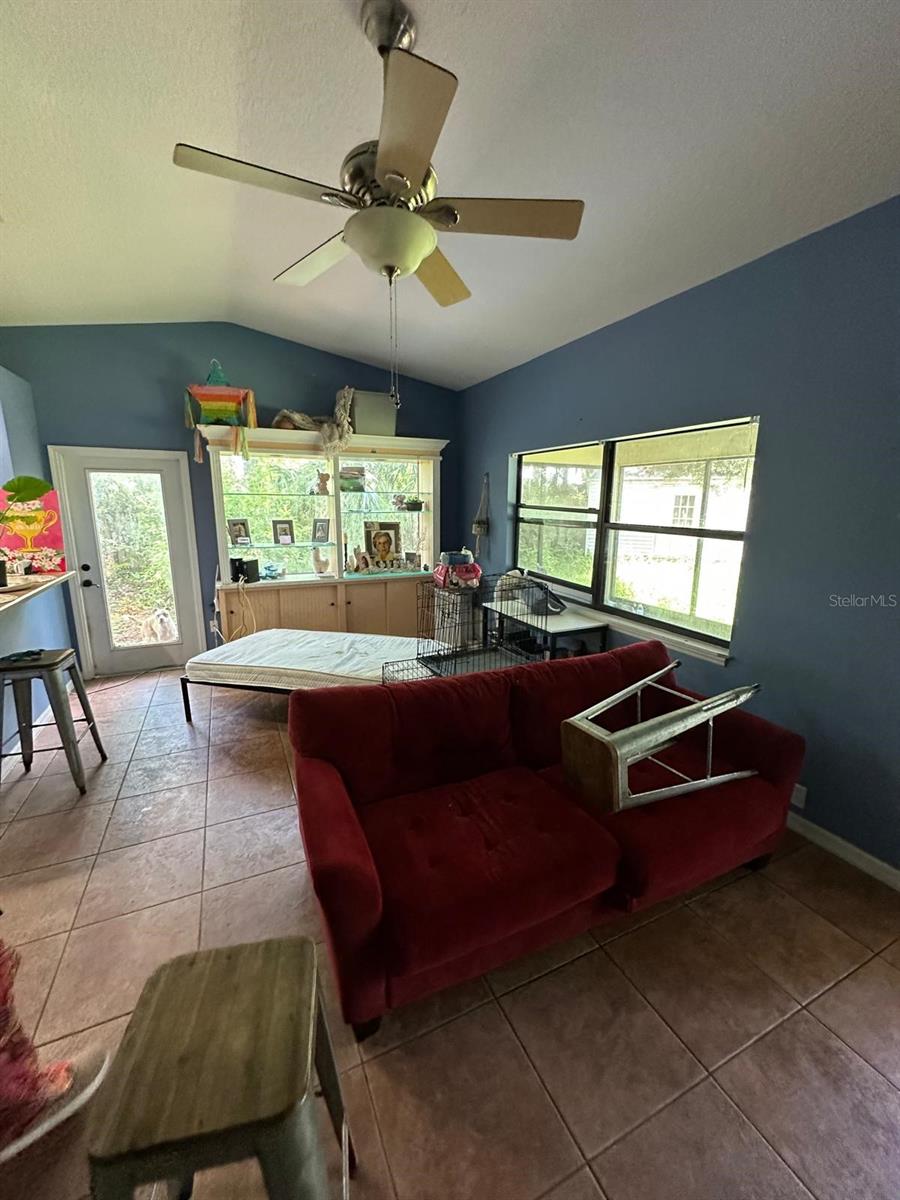 Image 4 of 17 For 810 Eastover Circle