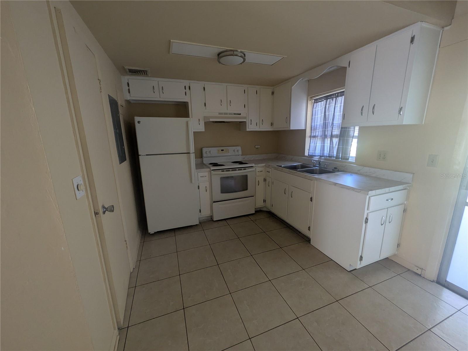 Image 3 of 10 For 2600 21st Street Nw 2