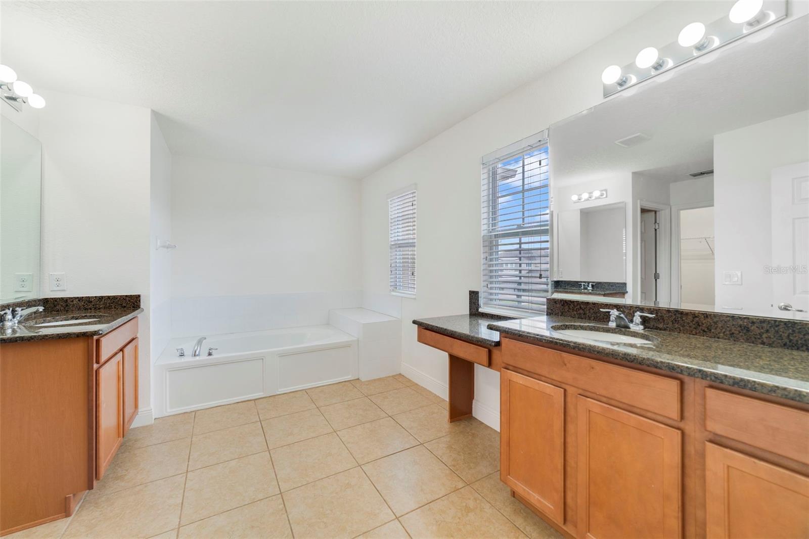 Image 10 of 31 For 14373 Black Lake Preserve Street