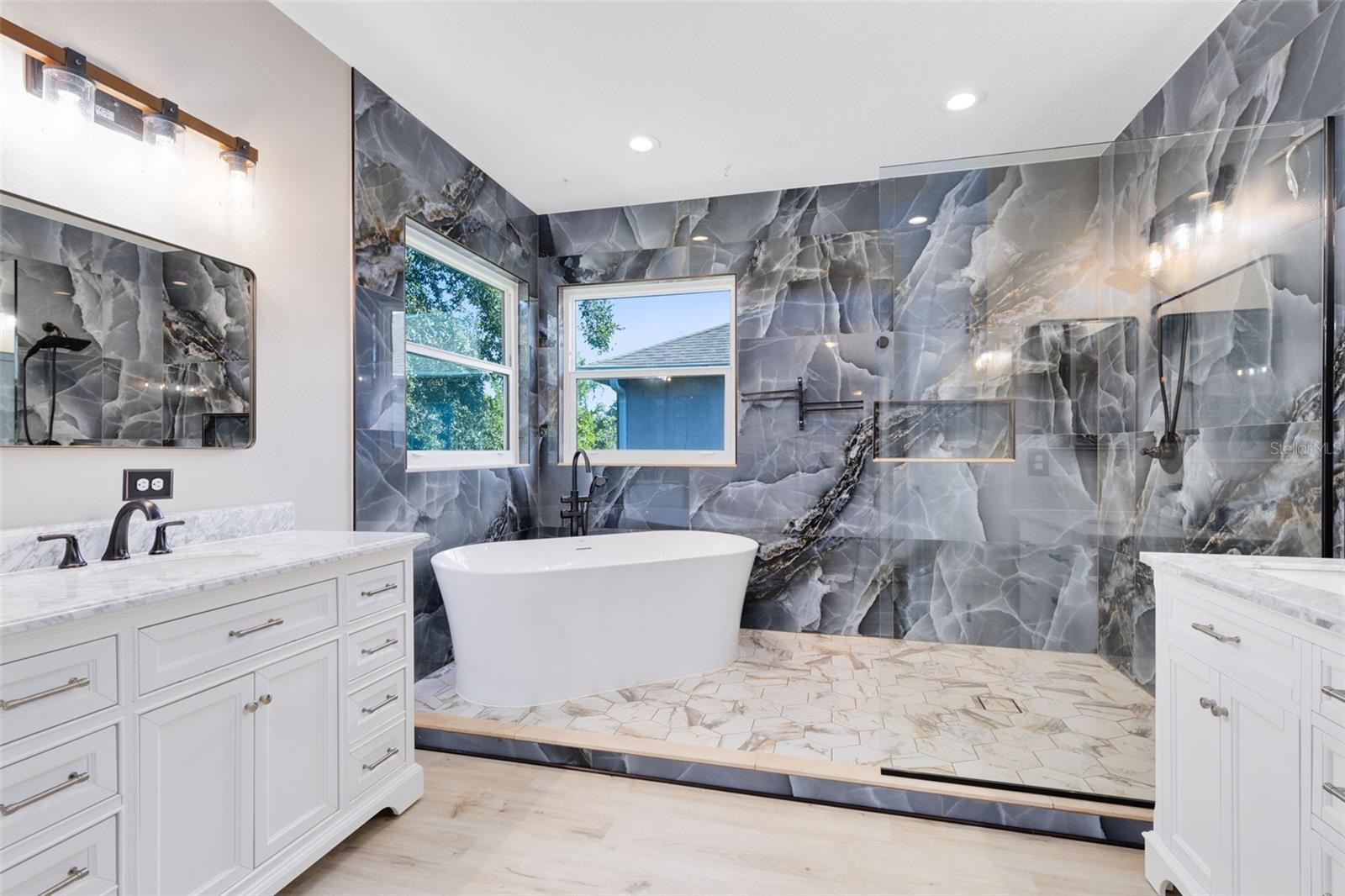 Image 16 of 32 For 8386 Baywood Vista Drive