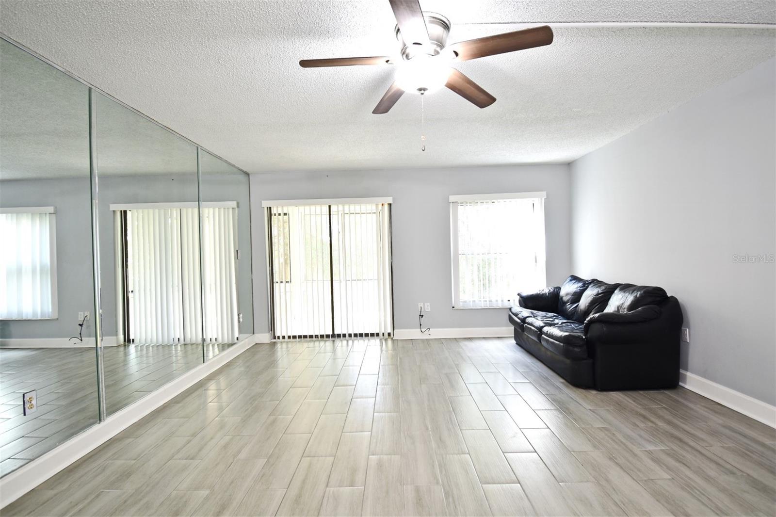 Image 11 of 45 For 610 Cranes Way 301