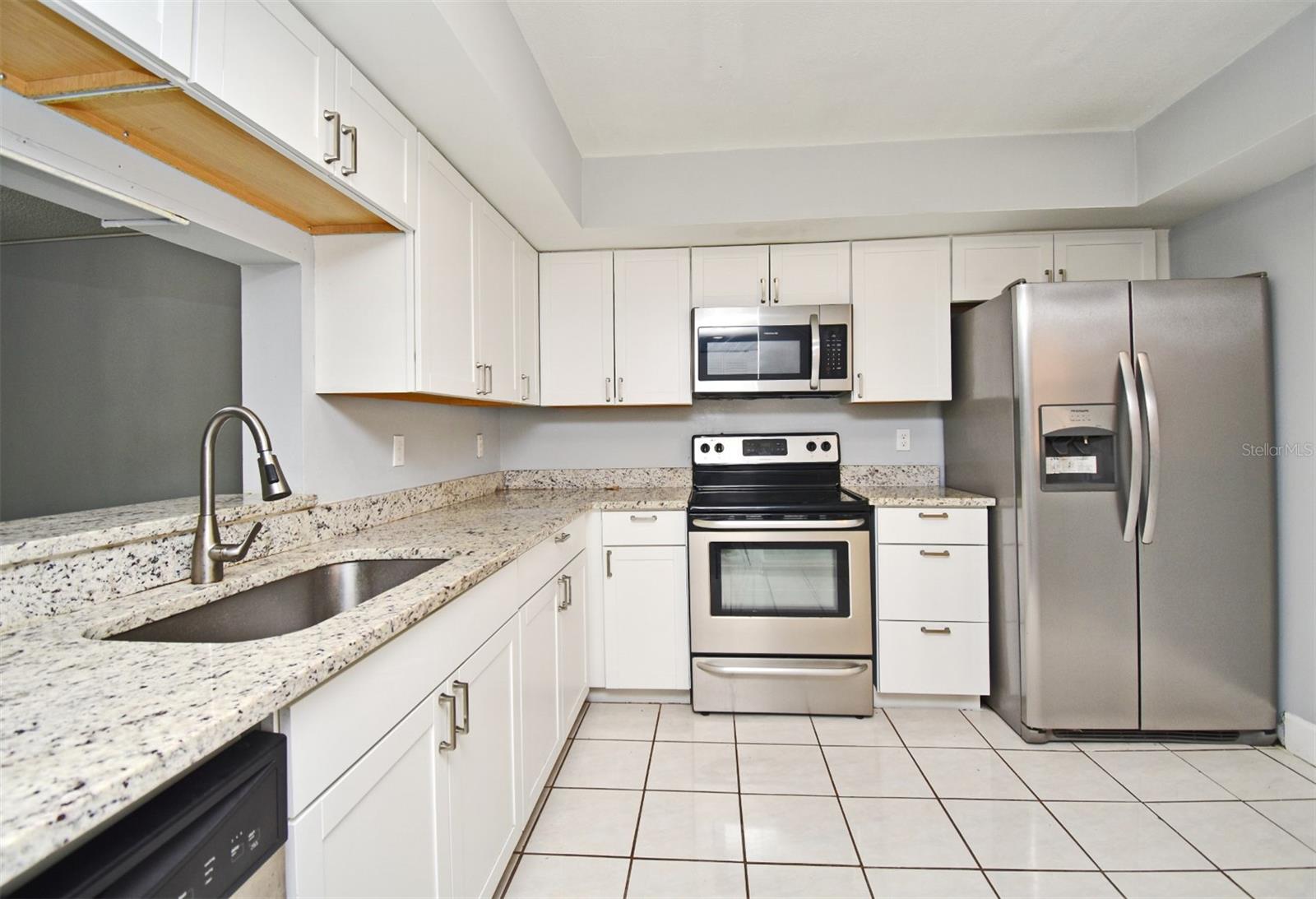 Image 2 of 45 For 610 Cranes Way 301