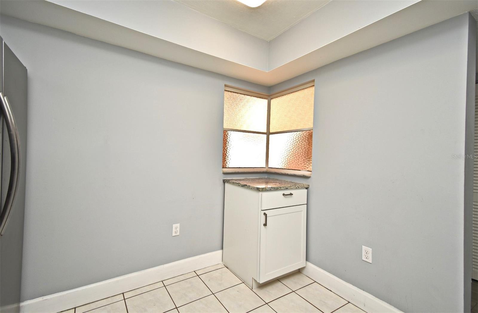 Image 4 of 45 For 610 Cranes Way 301