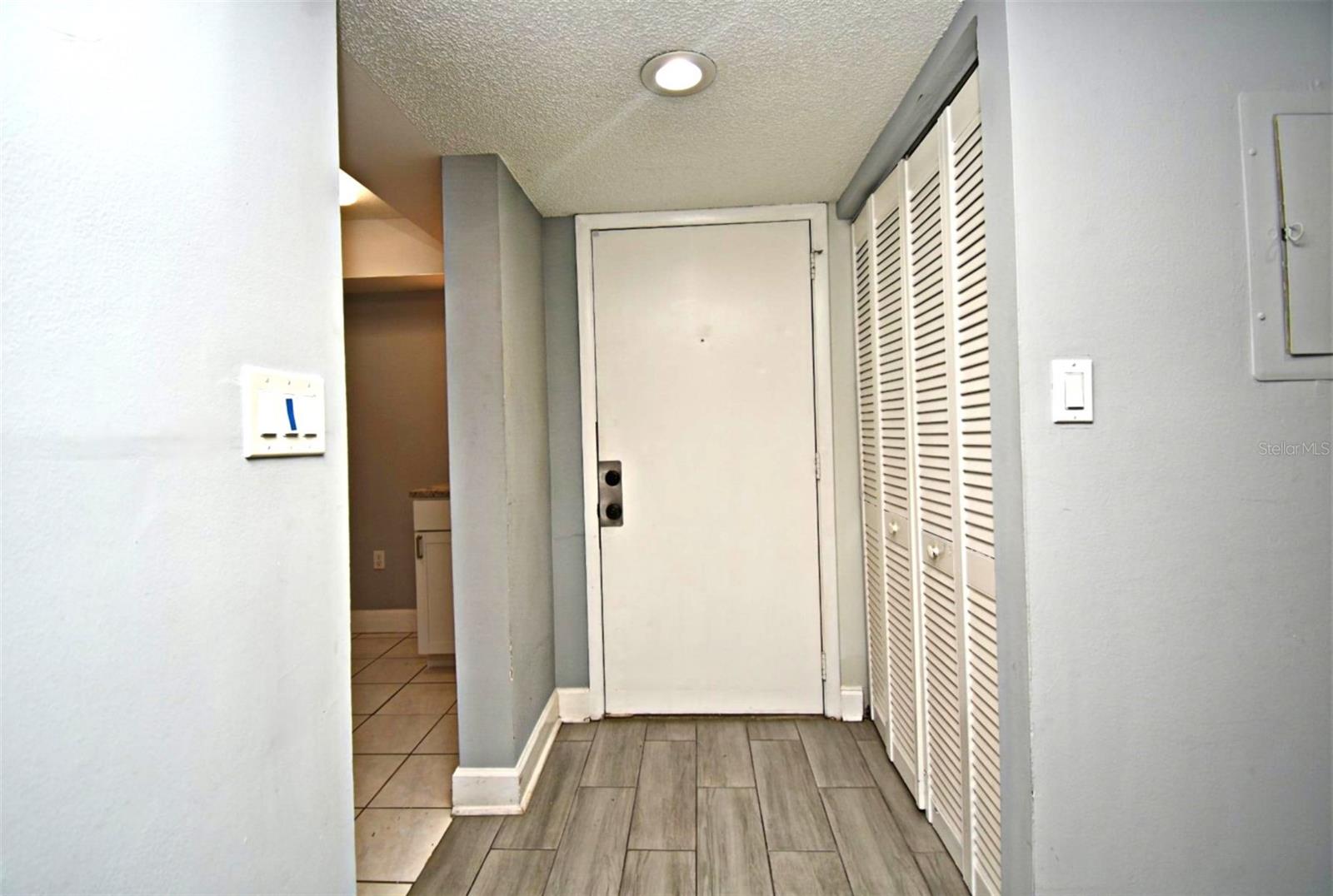 Image 5 of 45 For 610 Cranes Way 301