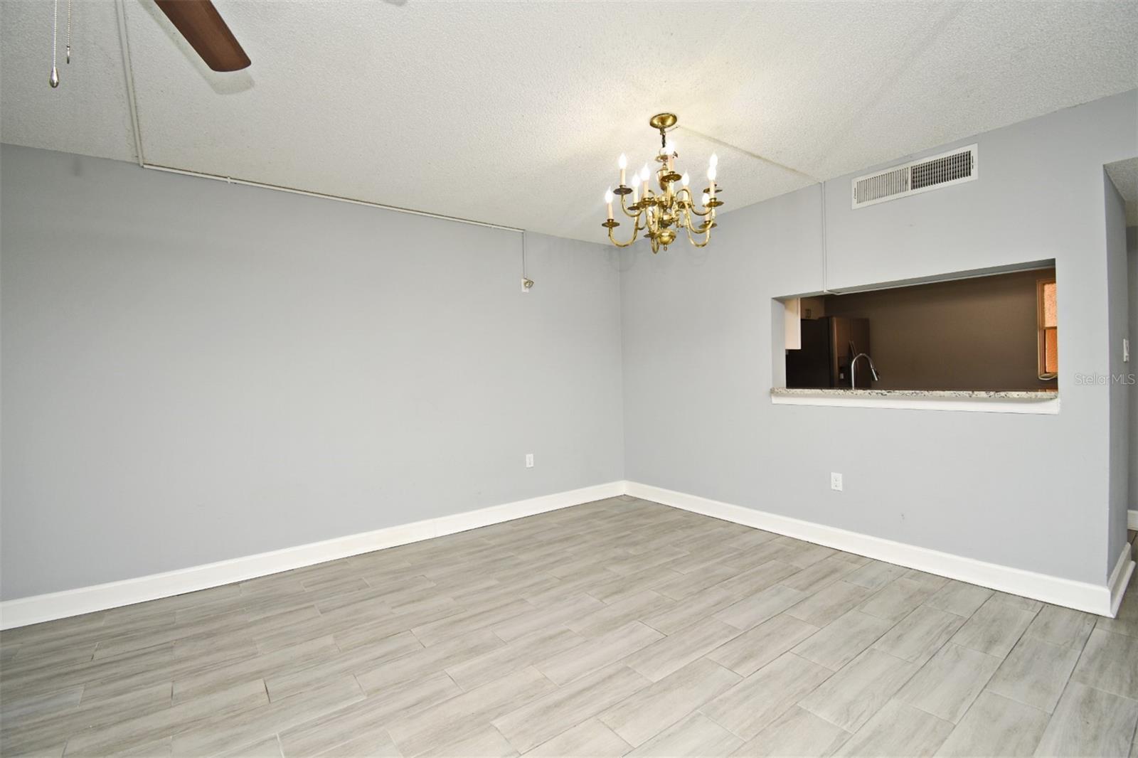 Image 7 of 45 For 610 Cranes Way 301