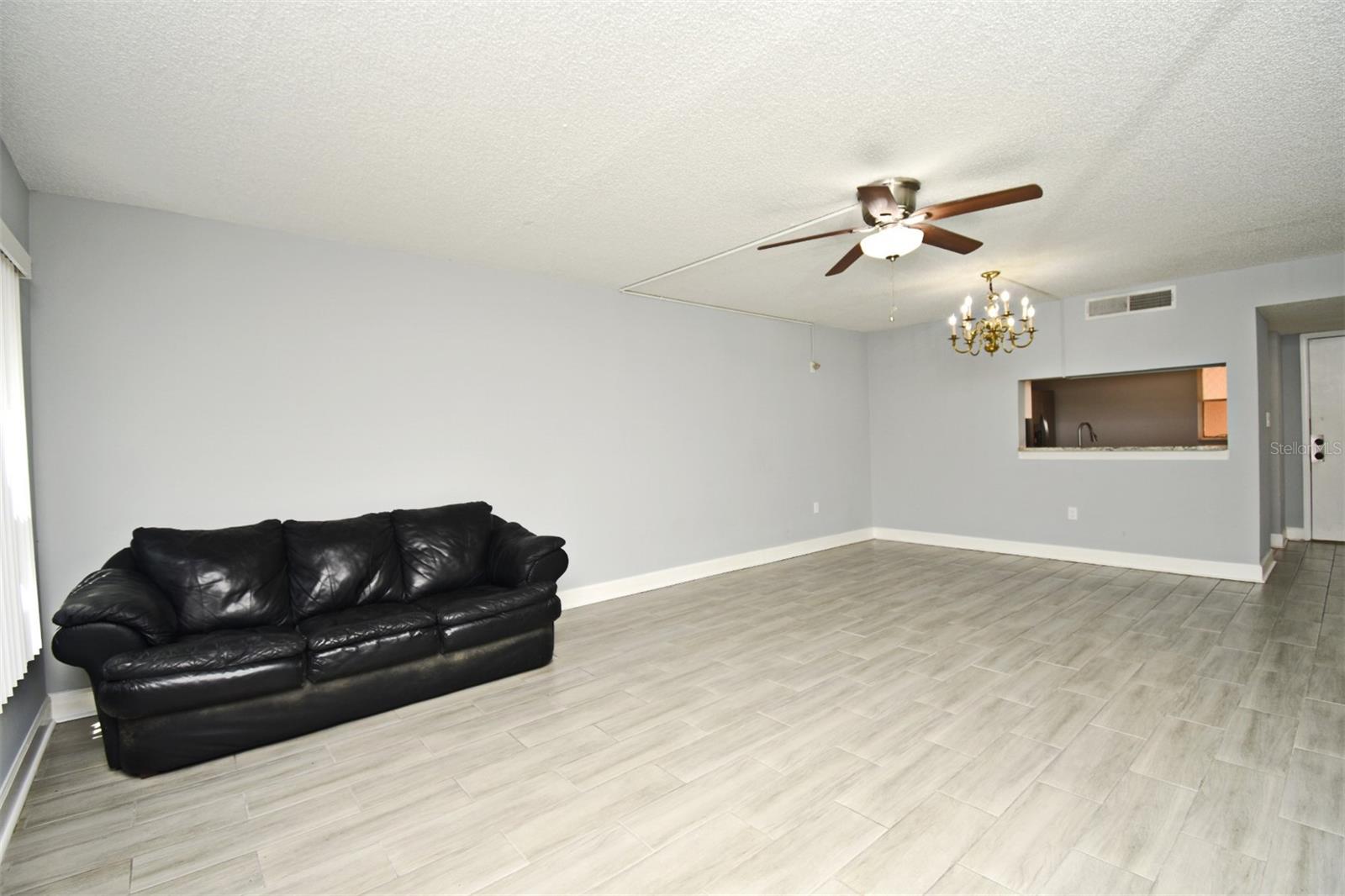 Image 8 of 45 For 610 Cranes Way 301