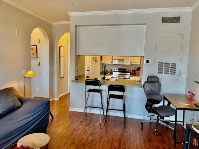 Image 12 of 66 For 860 Orange Avenue 464