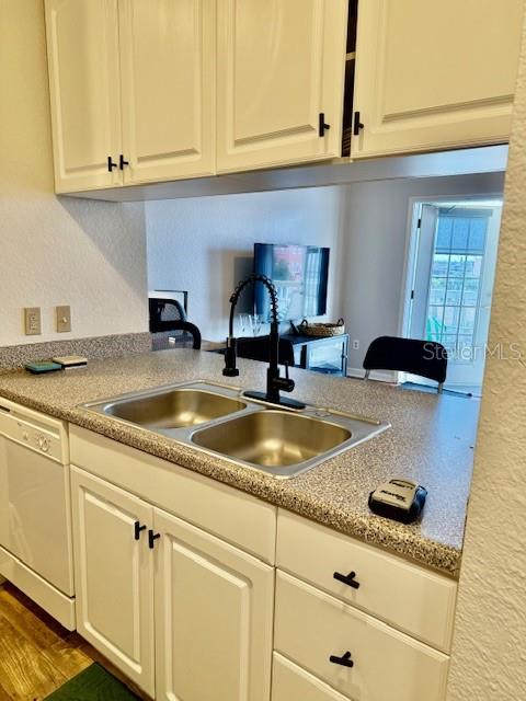 Image 3 of 66 For 860 Orange Avenue 464