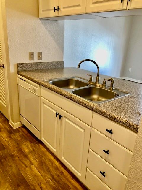 Image 37 of 66 For 860 Orange Avenue 464