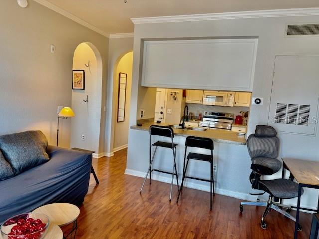 Image 9 of 66 For 860 Orange Avenue 464