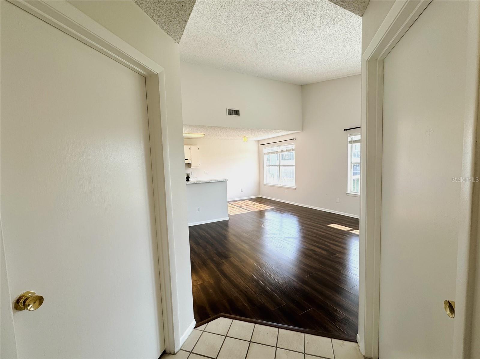 Image 3 of 17 For 2608 Grassy Point Drive 206