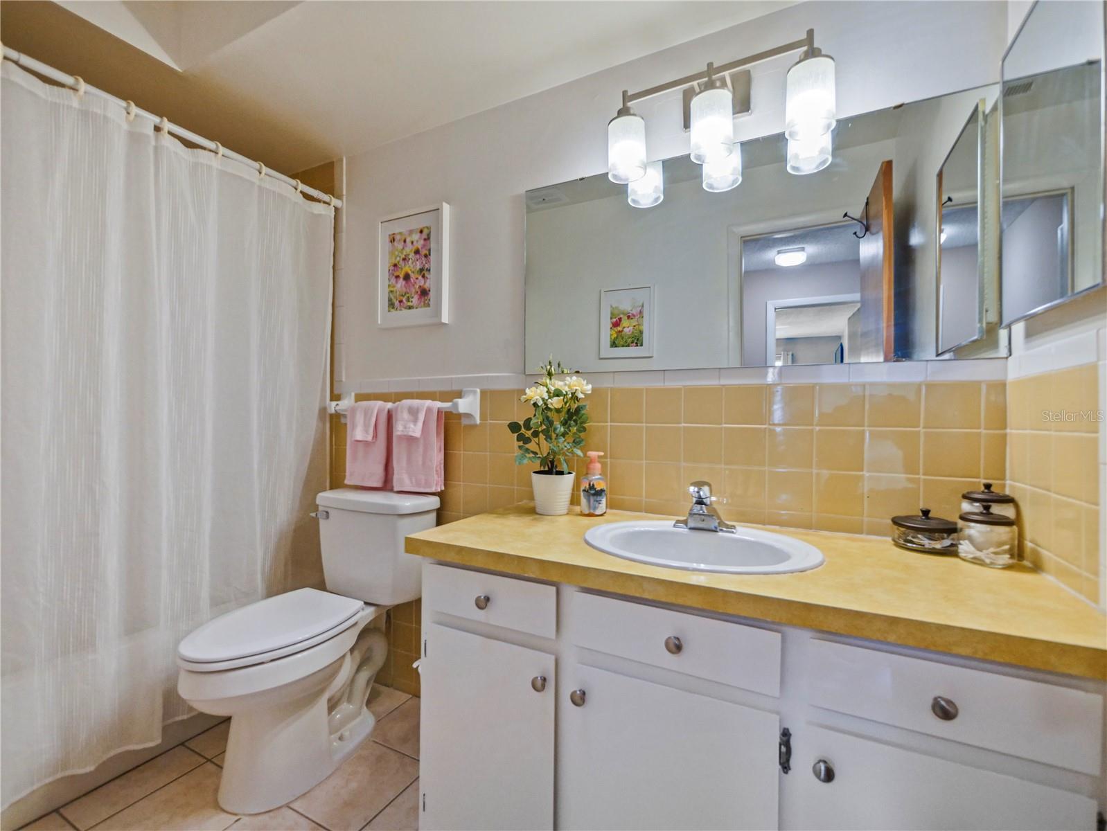 Image 19 of 30 For 526 Etna Court 108