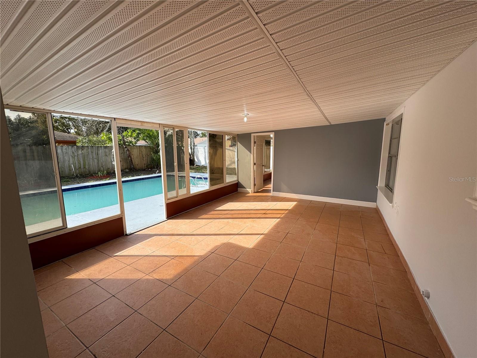 Image 18 of 36 For 3230 Caulfield Street