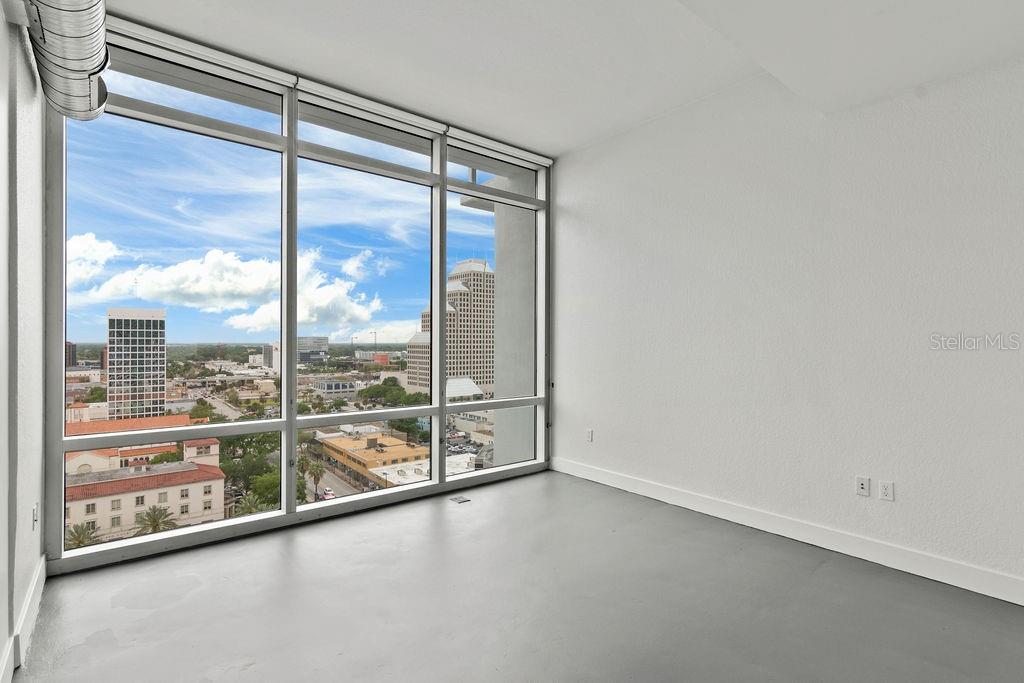 Image 16 of 37 For 150 Robinson Street 1406