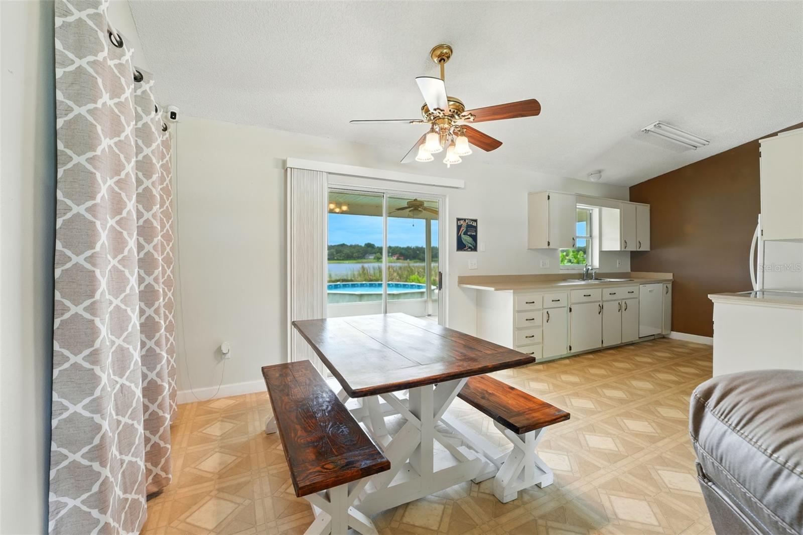 Image 13 of 30 For 49 Lake Jackson Drive