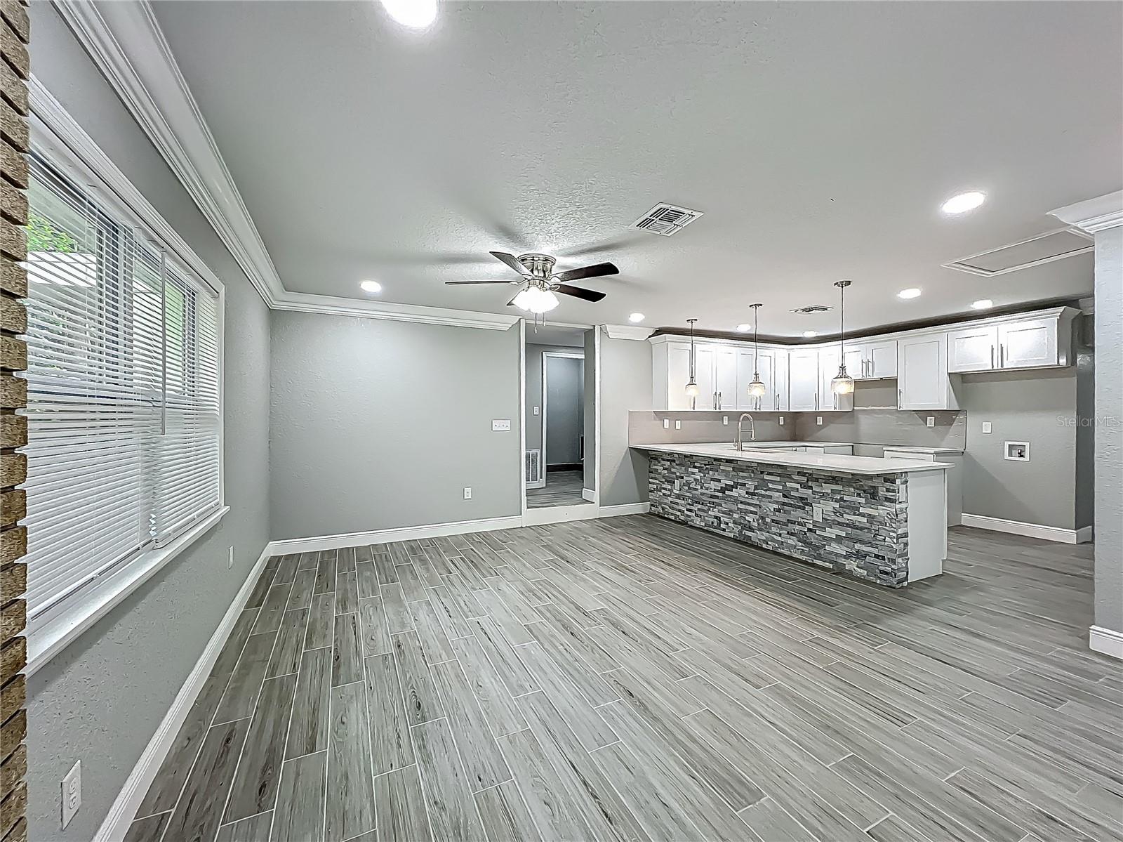 Image 7 of 43 For 1414 Beaver Place