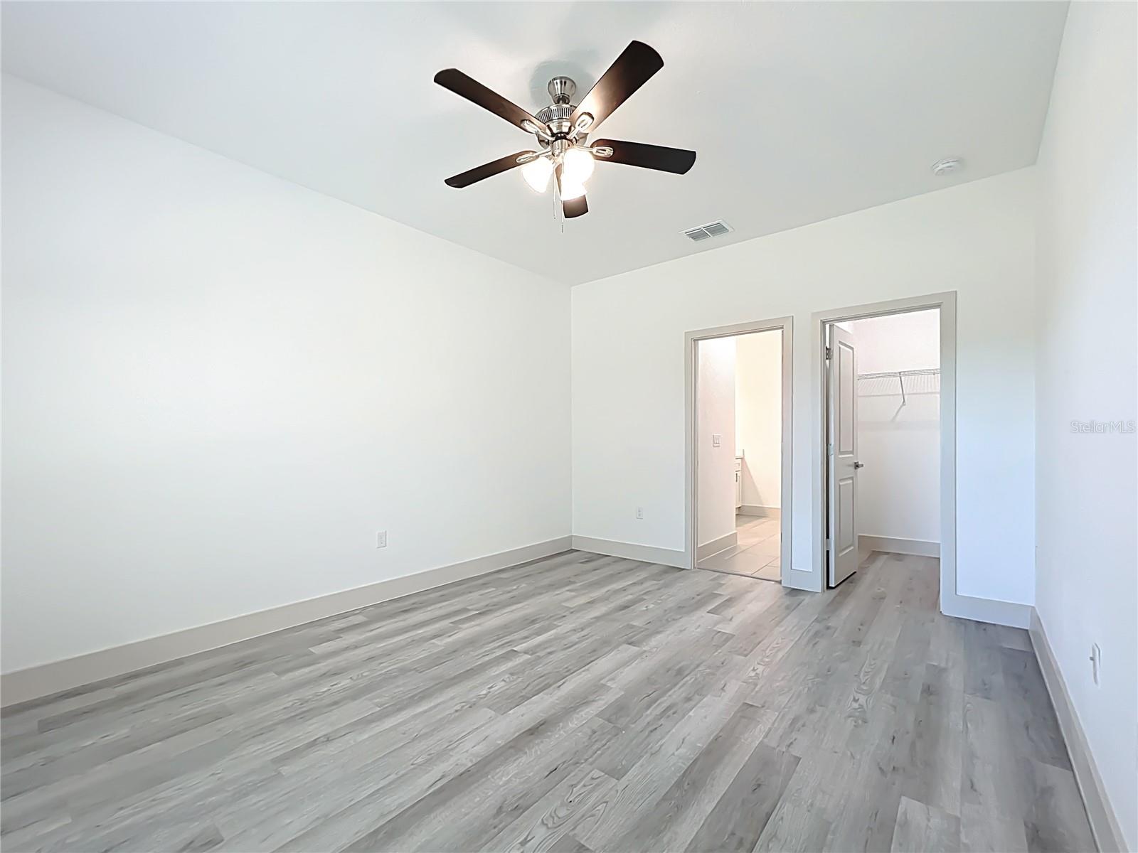Listing photo id 25 for 9301 Akola Way