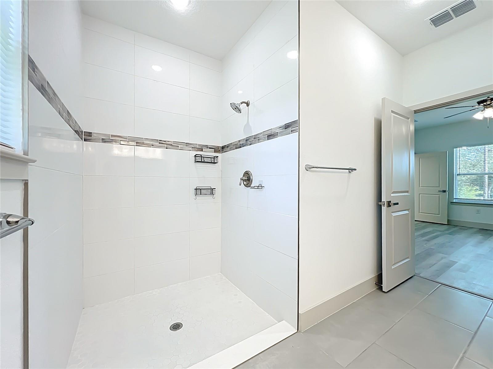 Listing photo id 31 for 9301 Akola Way