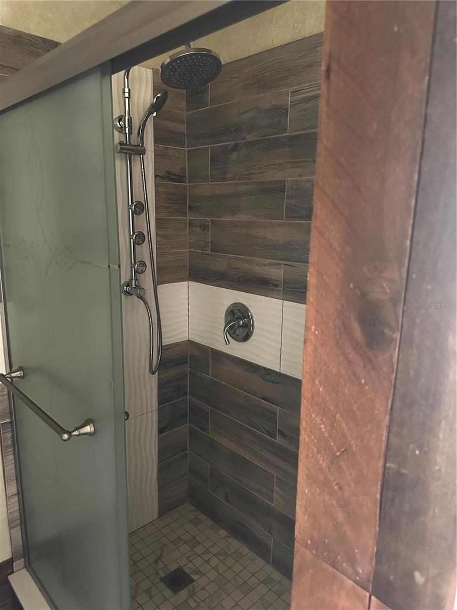 Image 14 of 17 For 2310 25th Avenue W