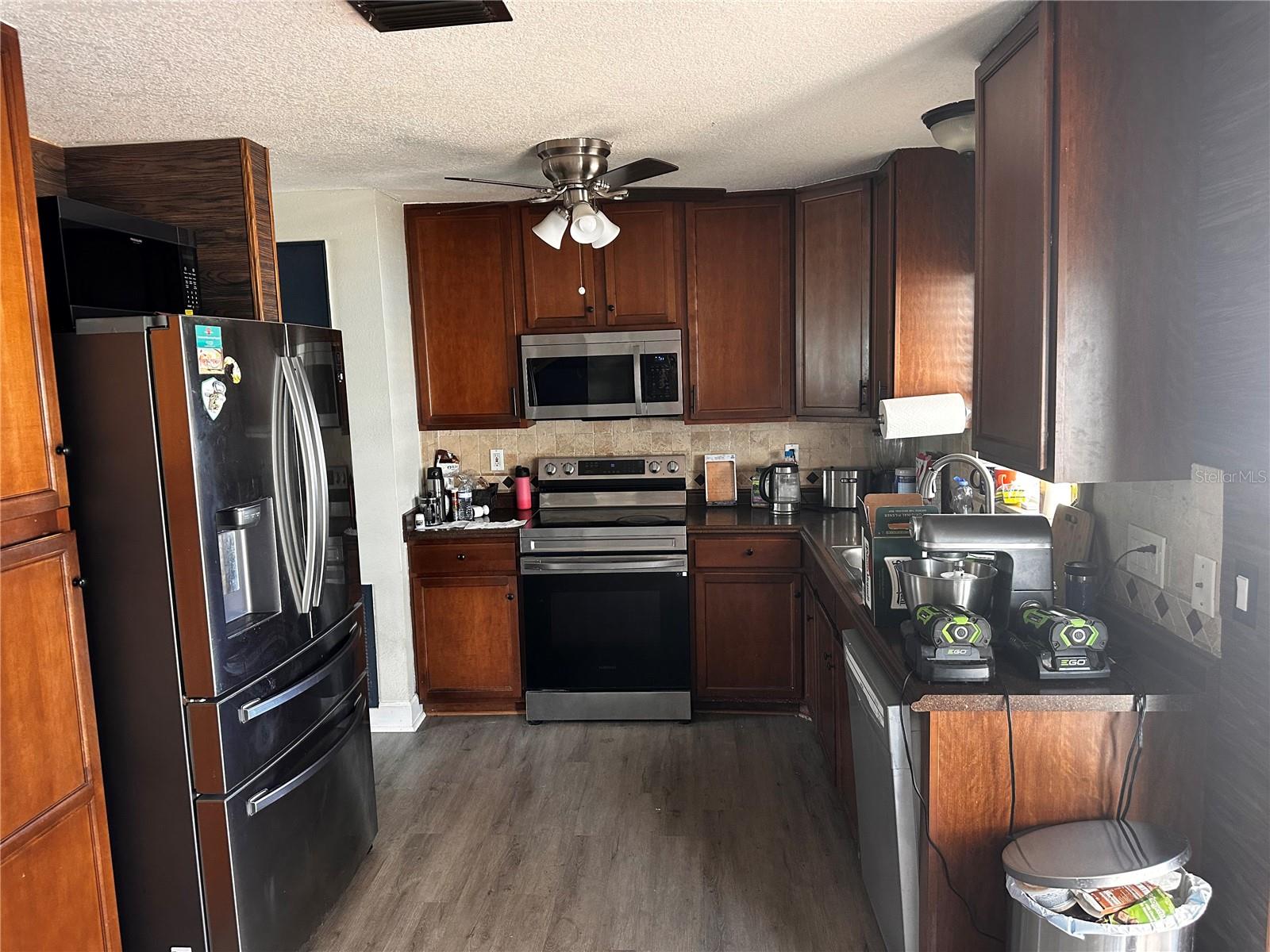 Image 6 of 7 For 2310 25th Avenue W