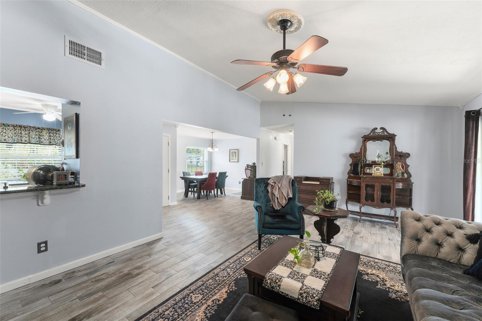 Image 15 of 37 For 504 Hager Drive
