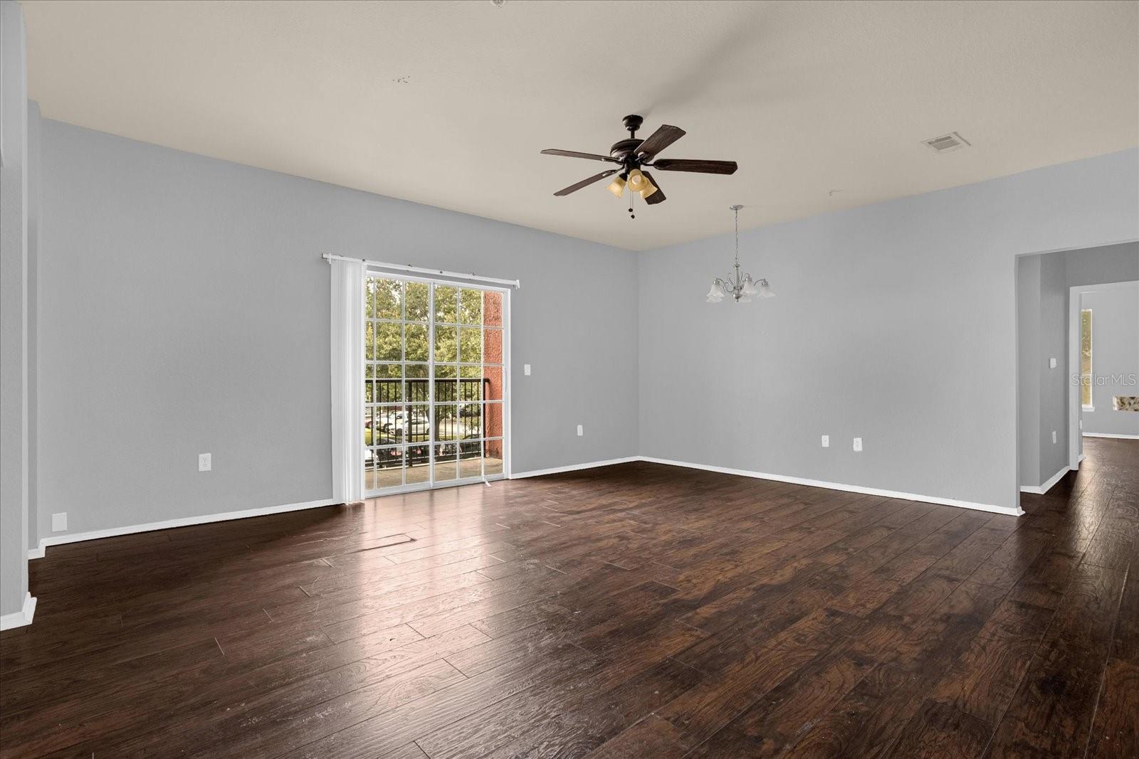 Image 3 of 11 For 107 Vista Verdi Circle 201