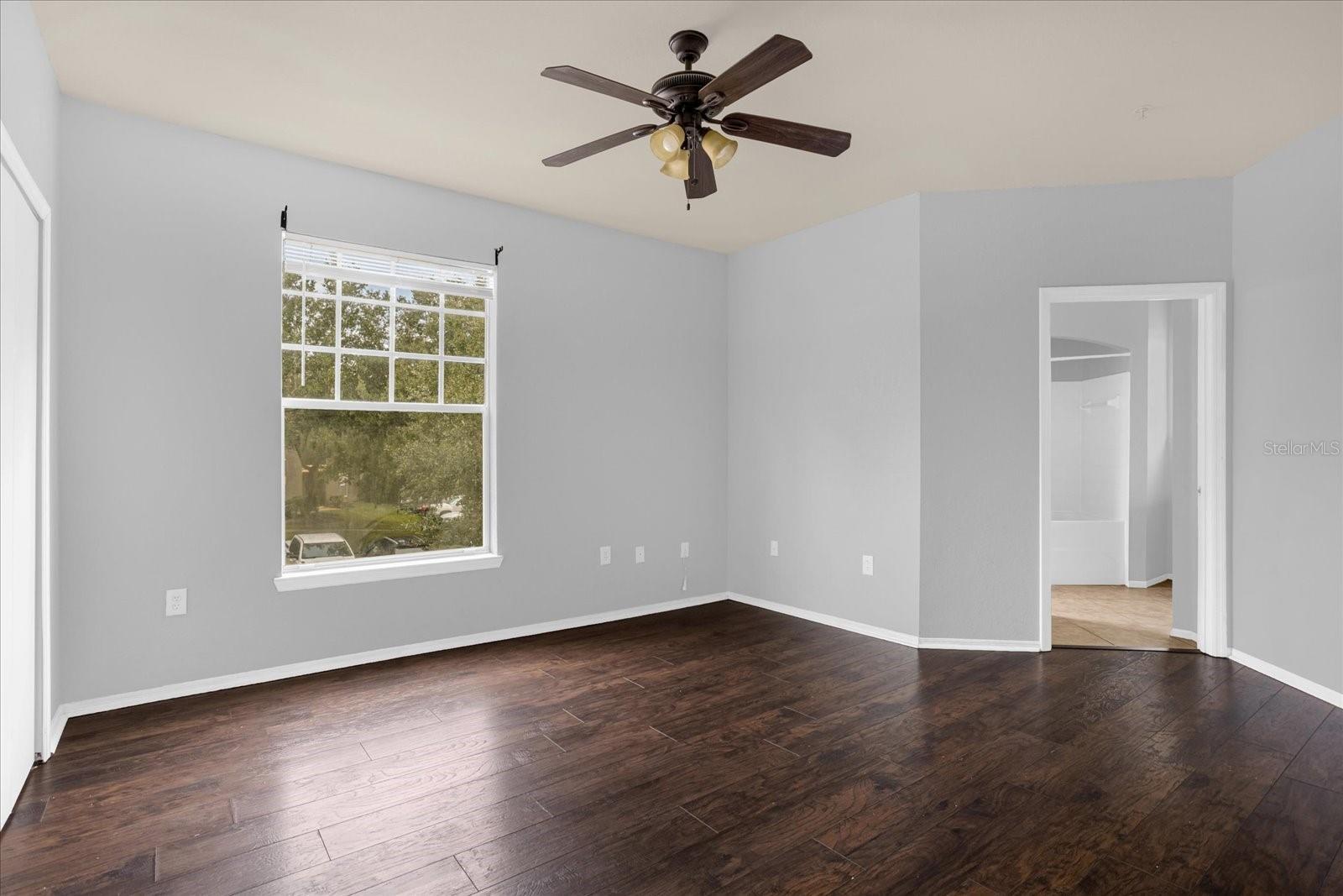 Image 5 of 11 For 107 Vista Verdi Circle 201