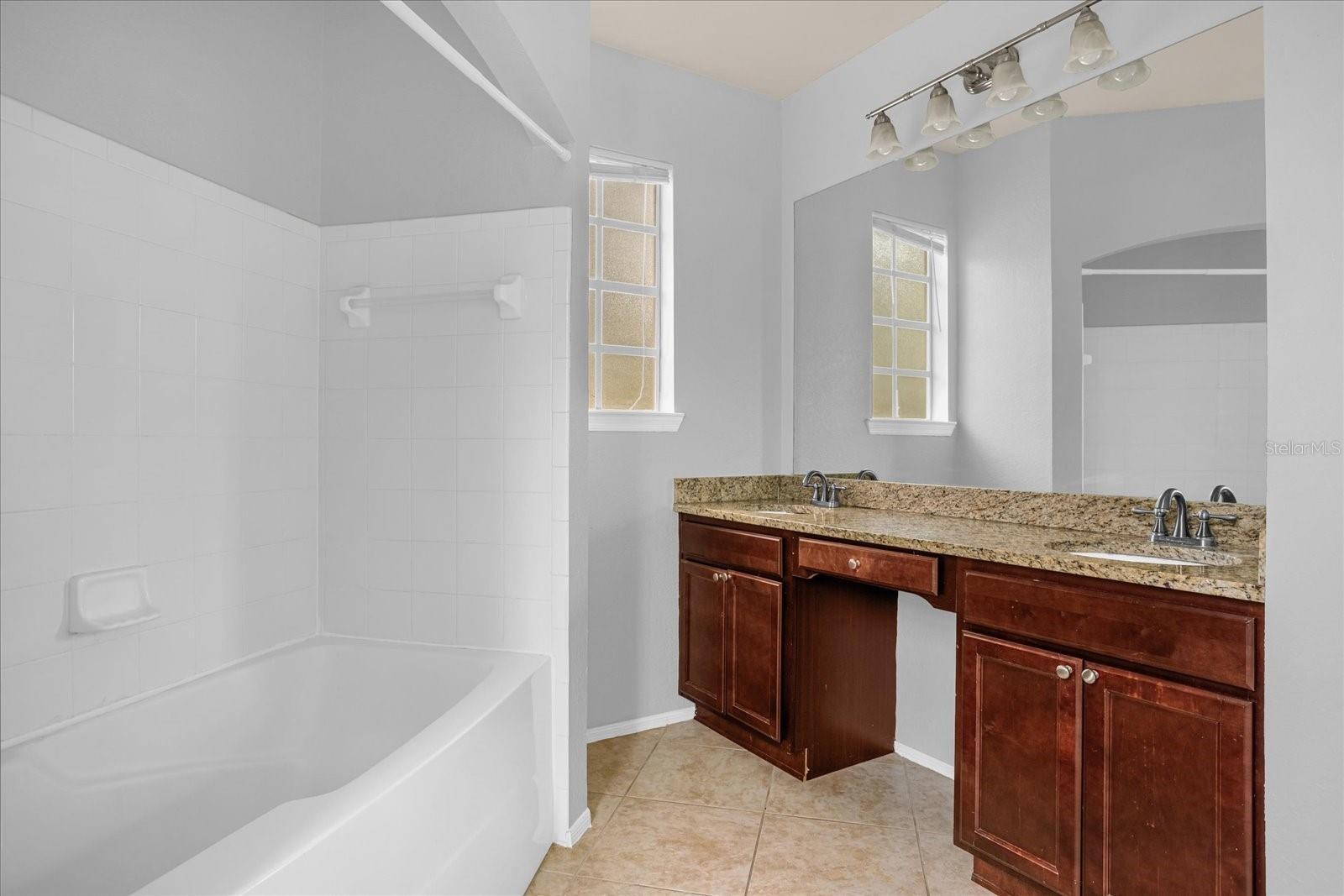 Image 7 of 11 For 107 Vista Verdi Circle 201