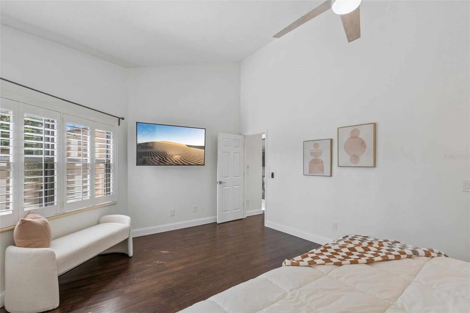 Image 6 of 47 For 1254 Lake Willisara Circle 24