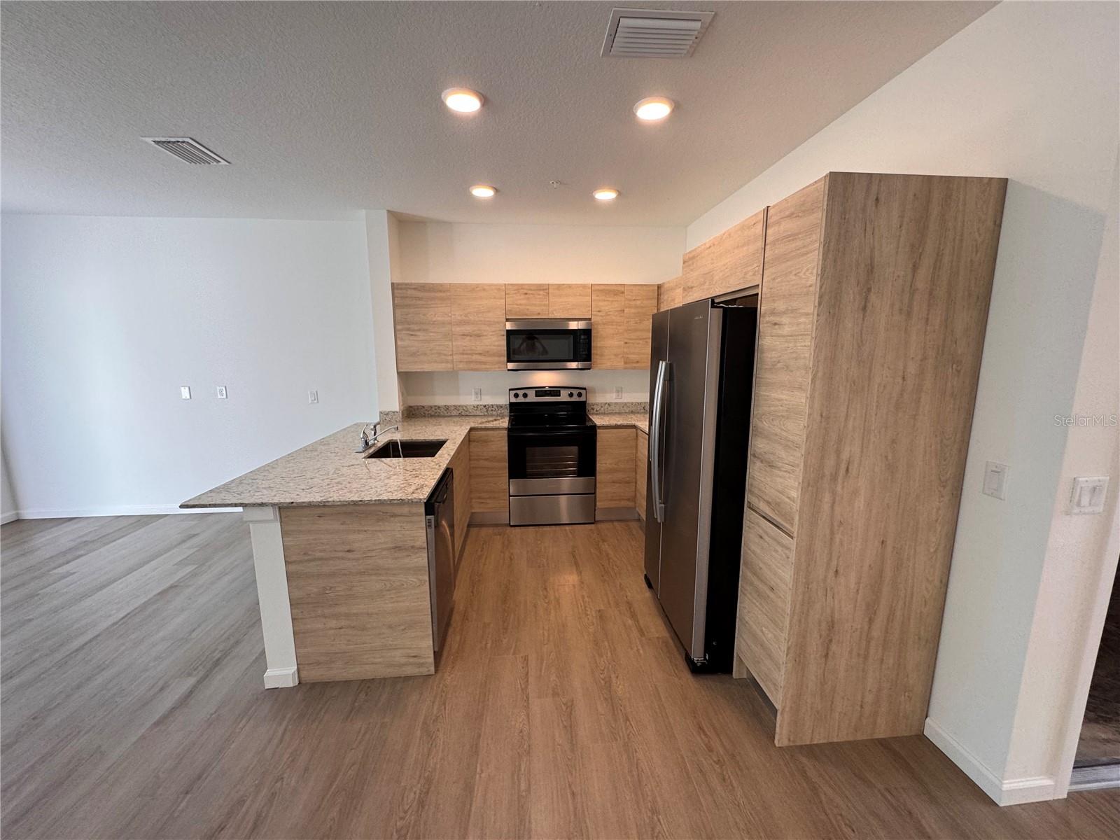 Image 2 of 28 For 1209 Southstation Place 303