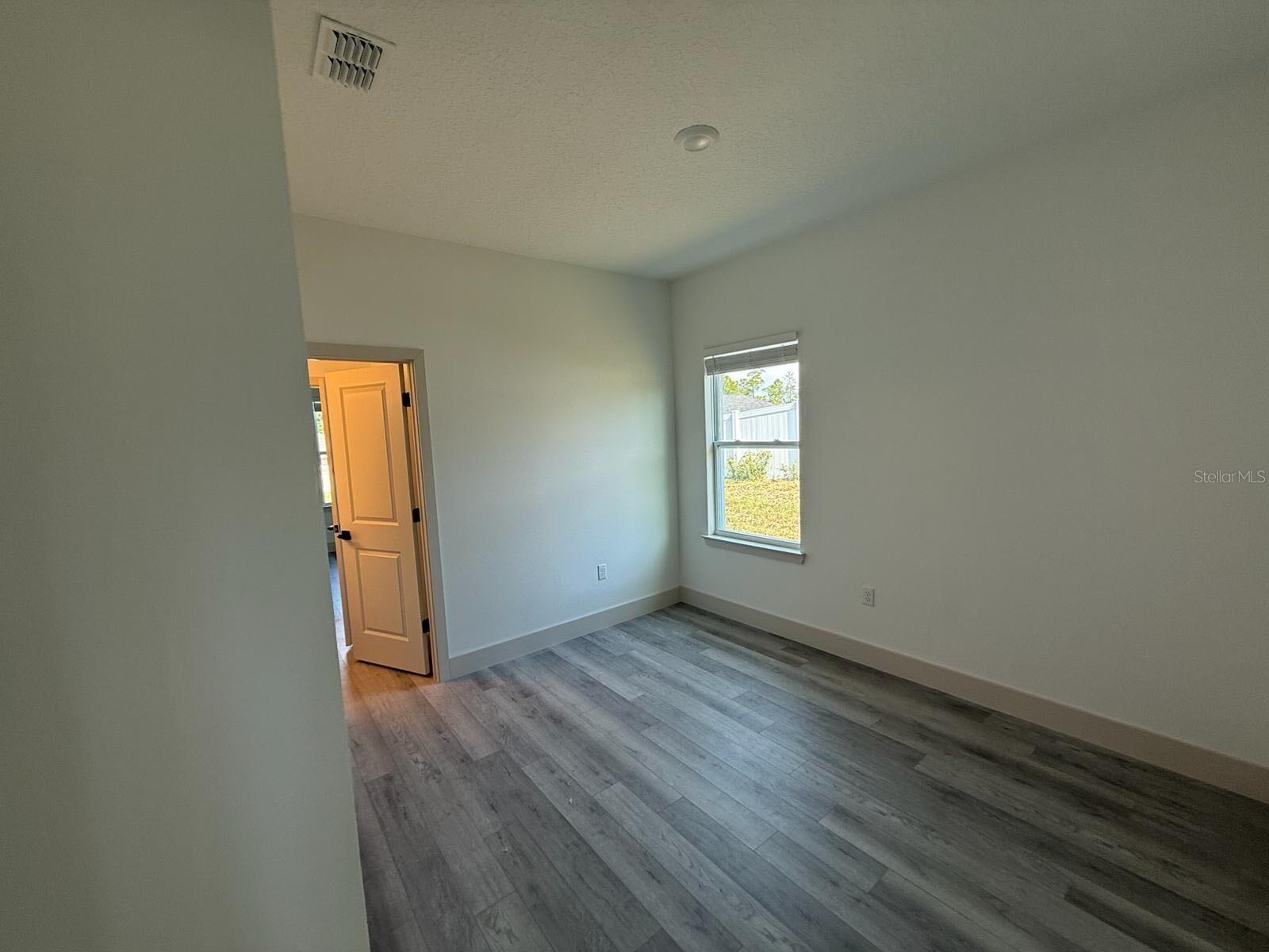 Image 11 of 25 For 16985 40th Circle