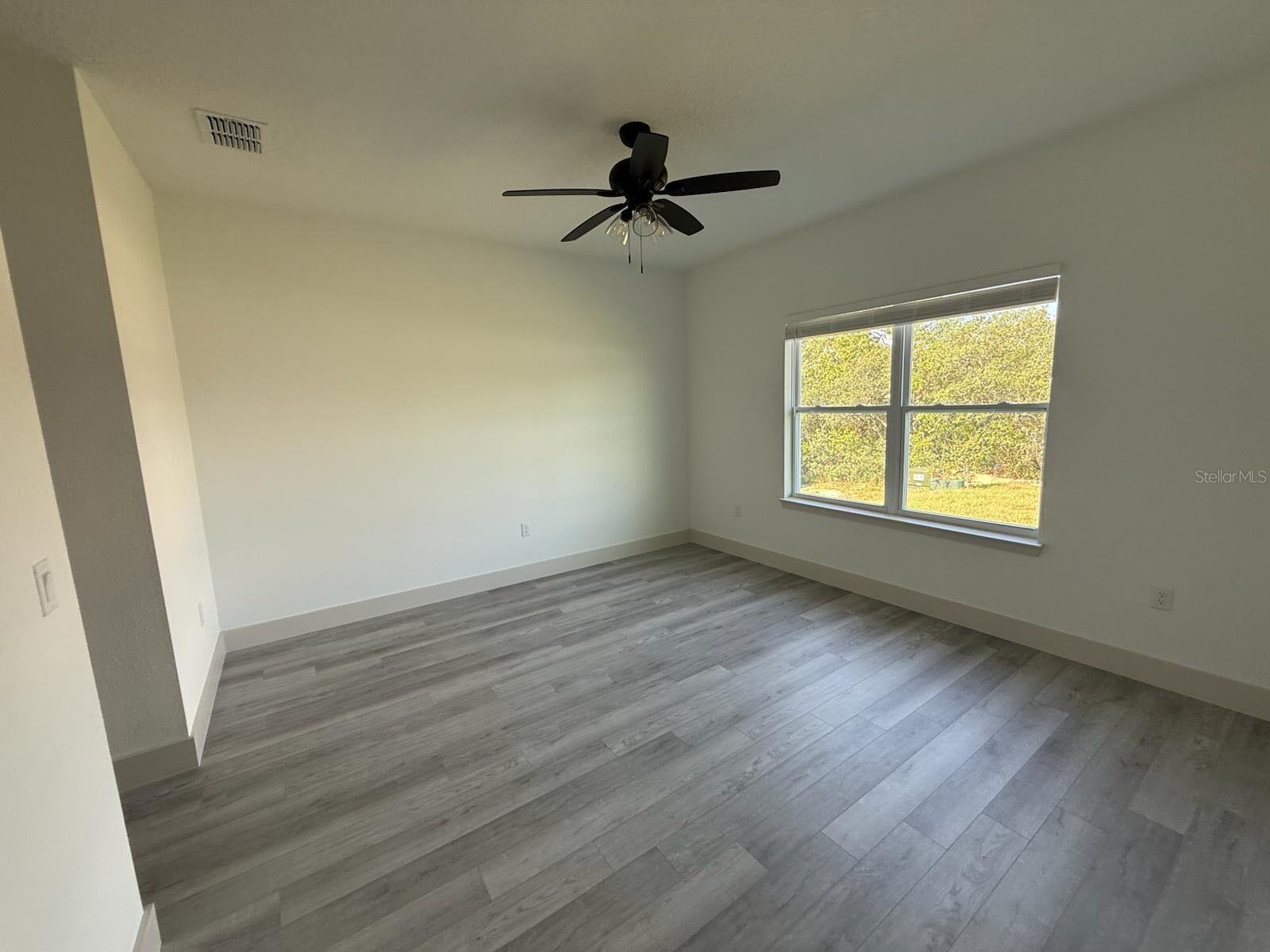 Image 7 of 25 For 16985 40th Circle