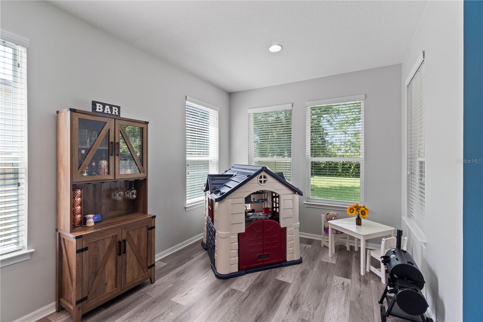 Image 20 of 56 For 1830 Arden Oaks Drive