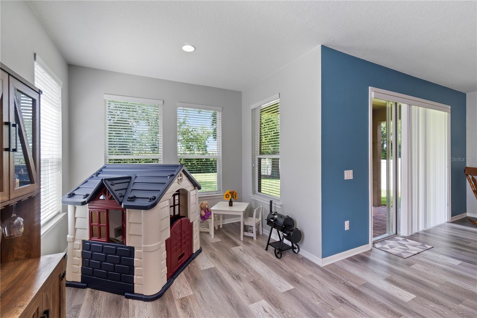 Image 21 of 56 For 1830 Arden Oaks Drive