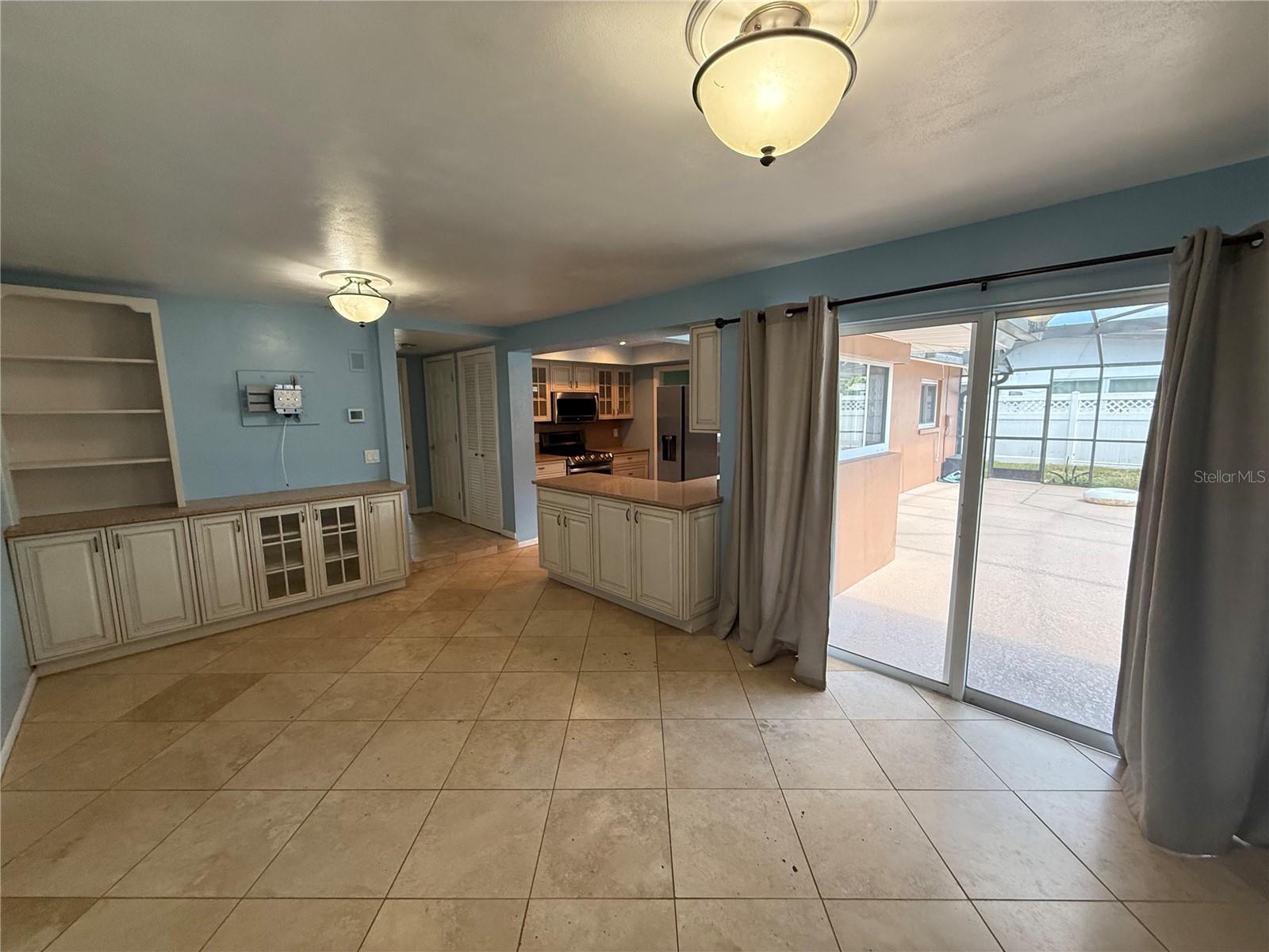 Image 3 of 18 For 690 Lakemont Avenue
