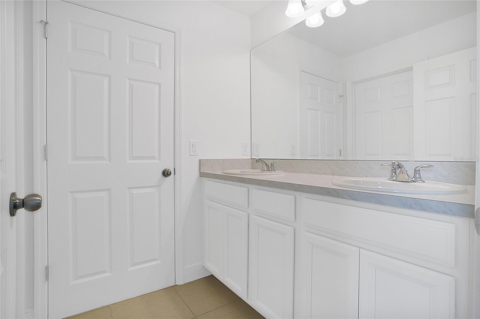 Image 29 of 63 For 4944 Olivia Court