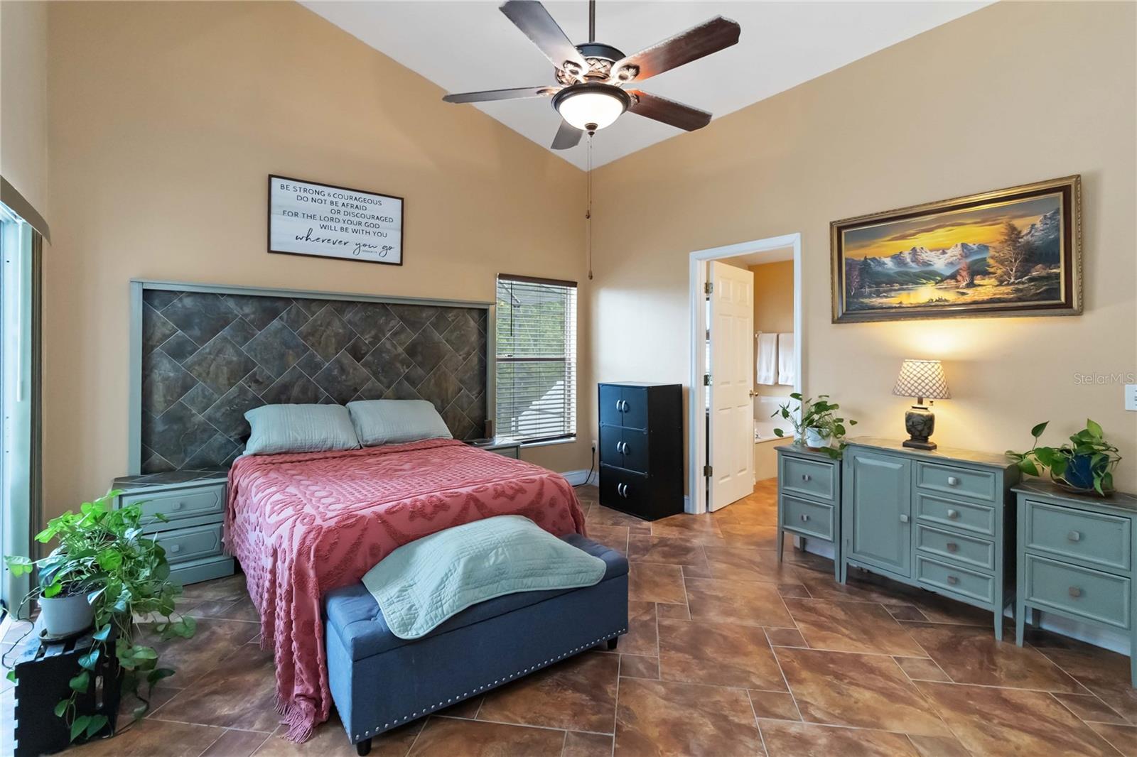 Image 14 of 41 For 2975 Sabel Oak Place