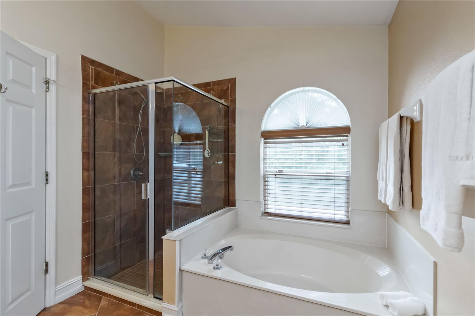 Image 16 of 41 For 2975 Sabel Oak Place