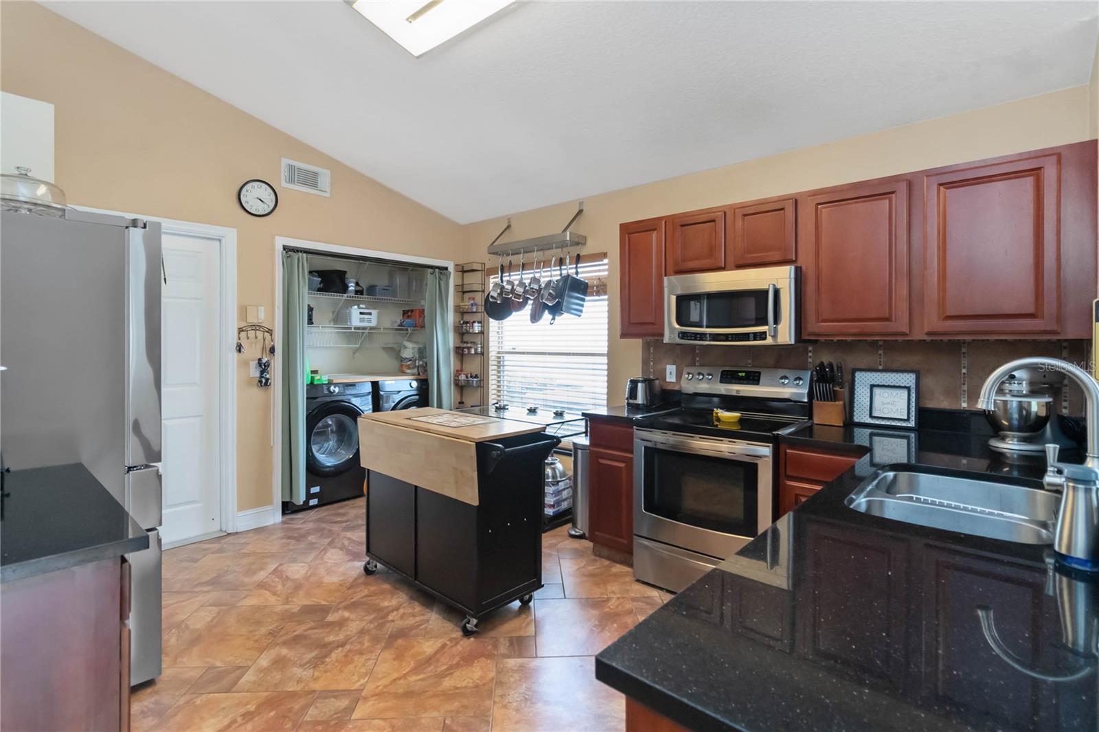 Image 8 of 41 For 2975 Sabel Oak Place