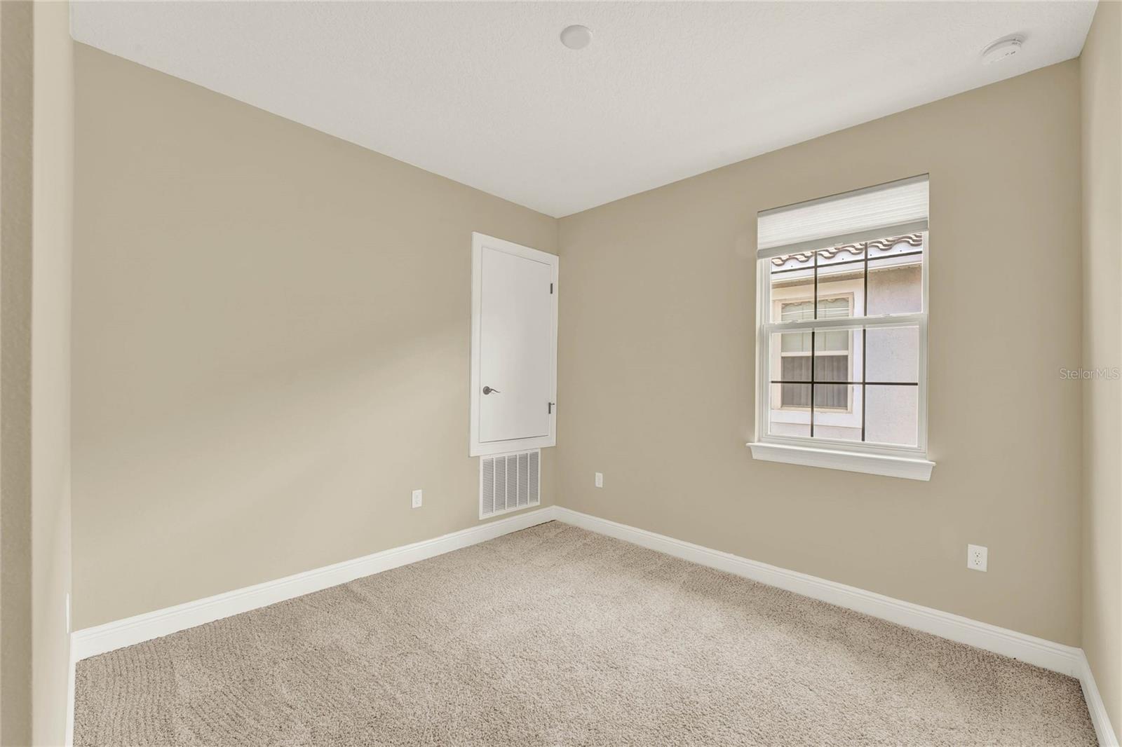 Image 14 of 40 For 10282 Henbury Street